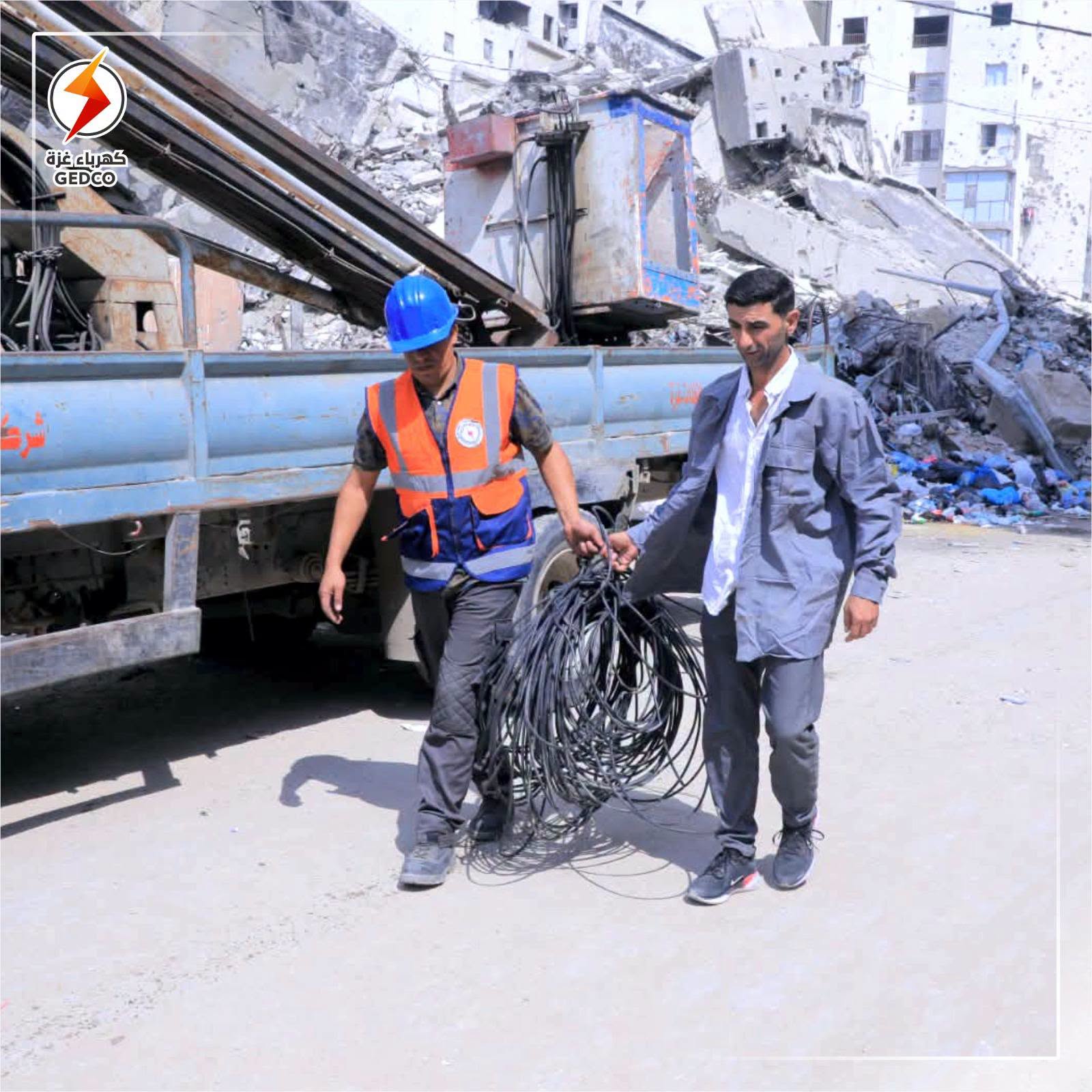 كهرباء غزة تدعم تشغيل آبار المياه في حي الكرام